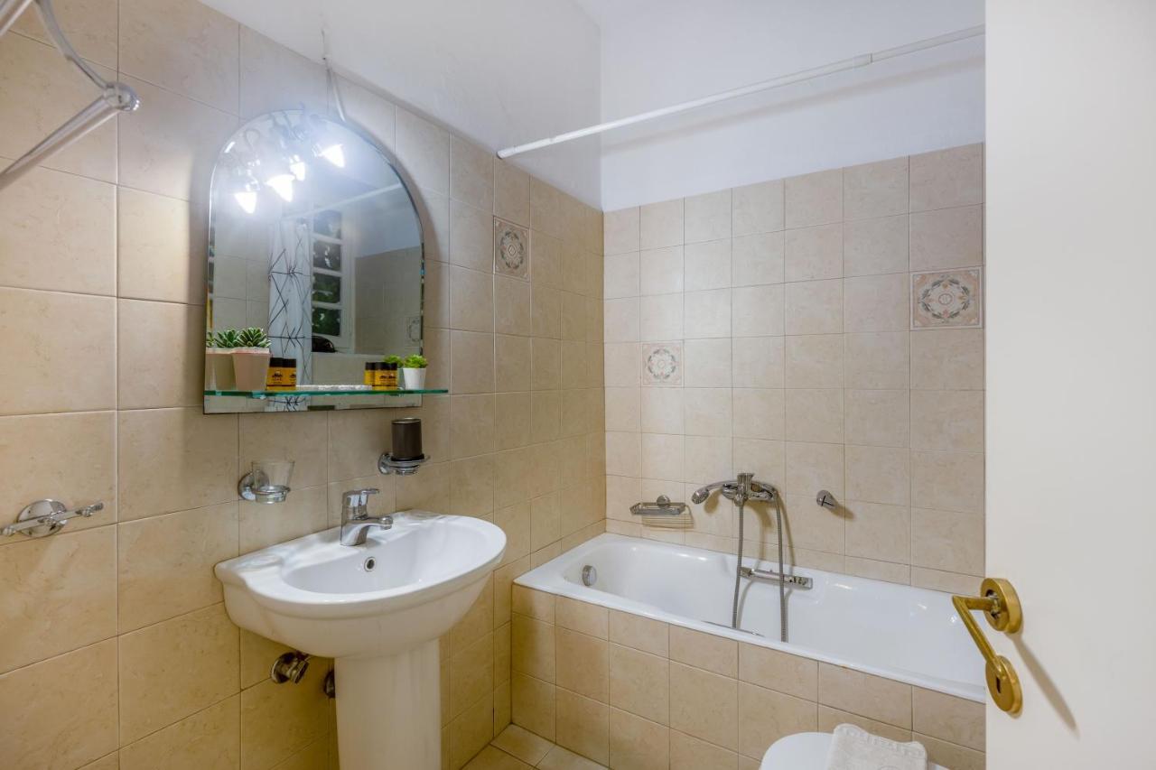 Charming Apartment In The Heart Of Plaka 雅典 外观 照片